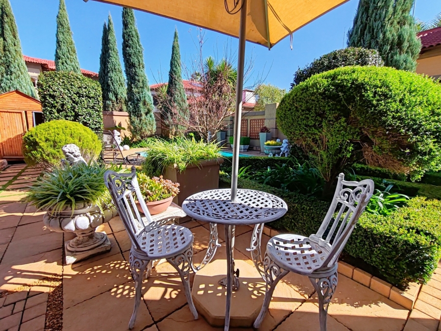 4 Bedroom Property for Sale in Van Der Hoff Park North West
